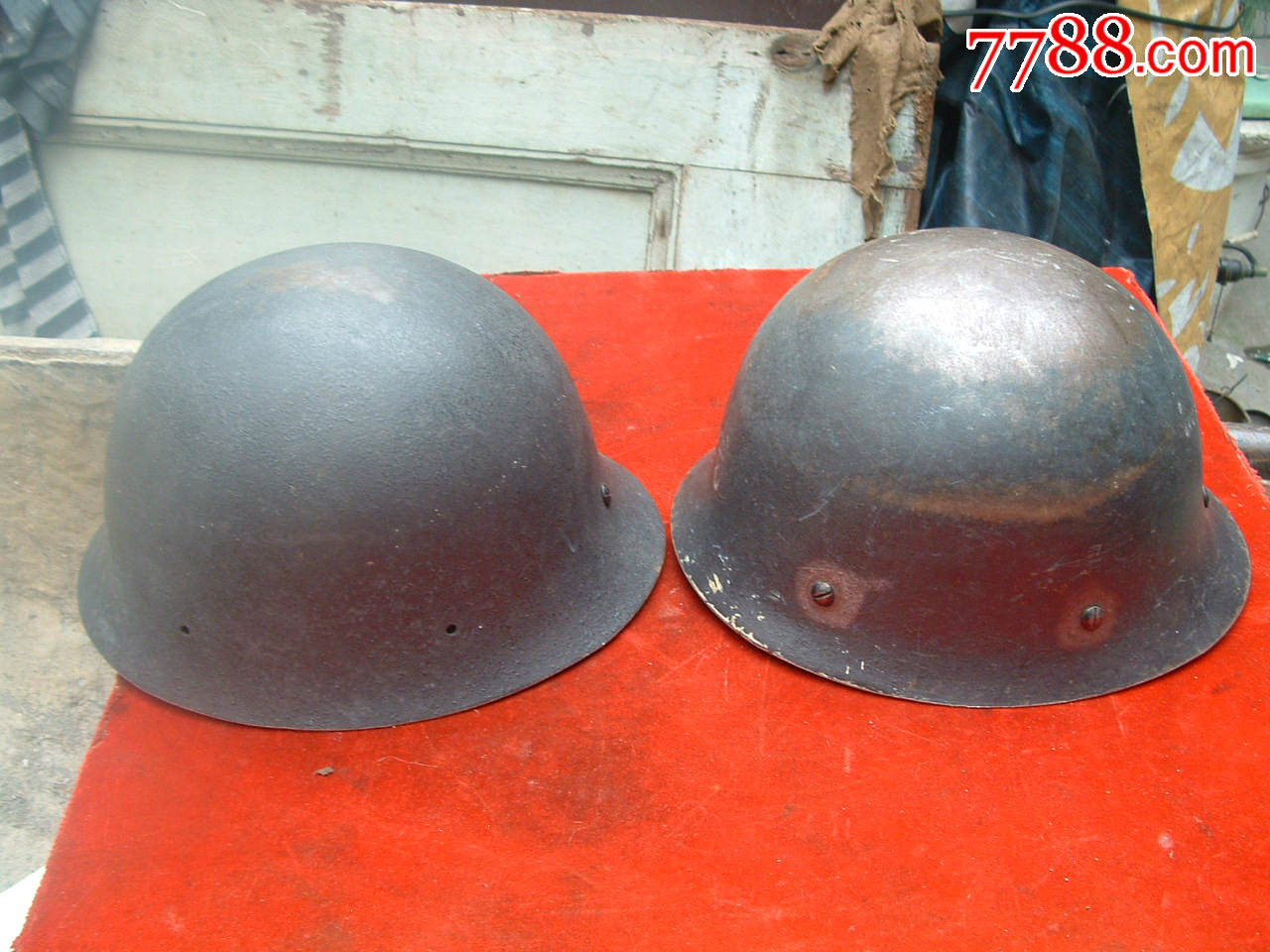 60-70年代警察钢盔/头盔2个合售.28*25*15cm.1.2kg.完好