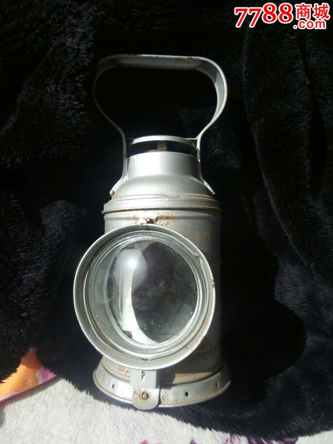 红灯记李玉和的信号油灯