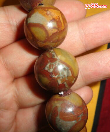 漂亮的女娲石珠子手串一条