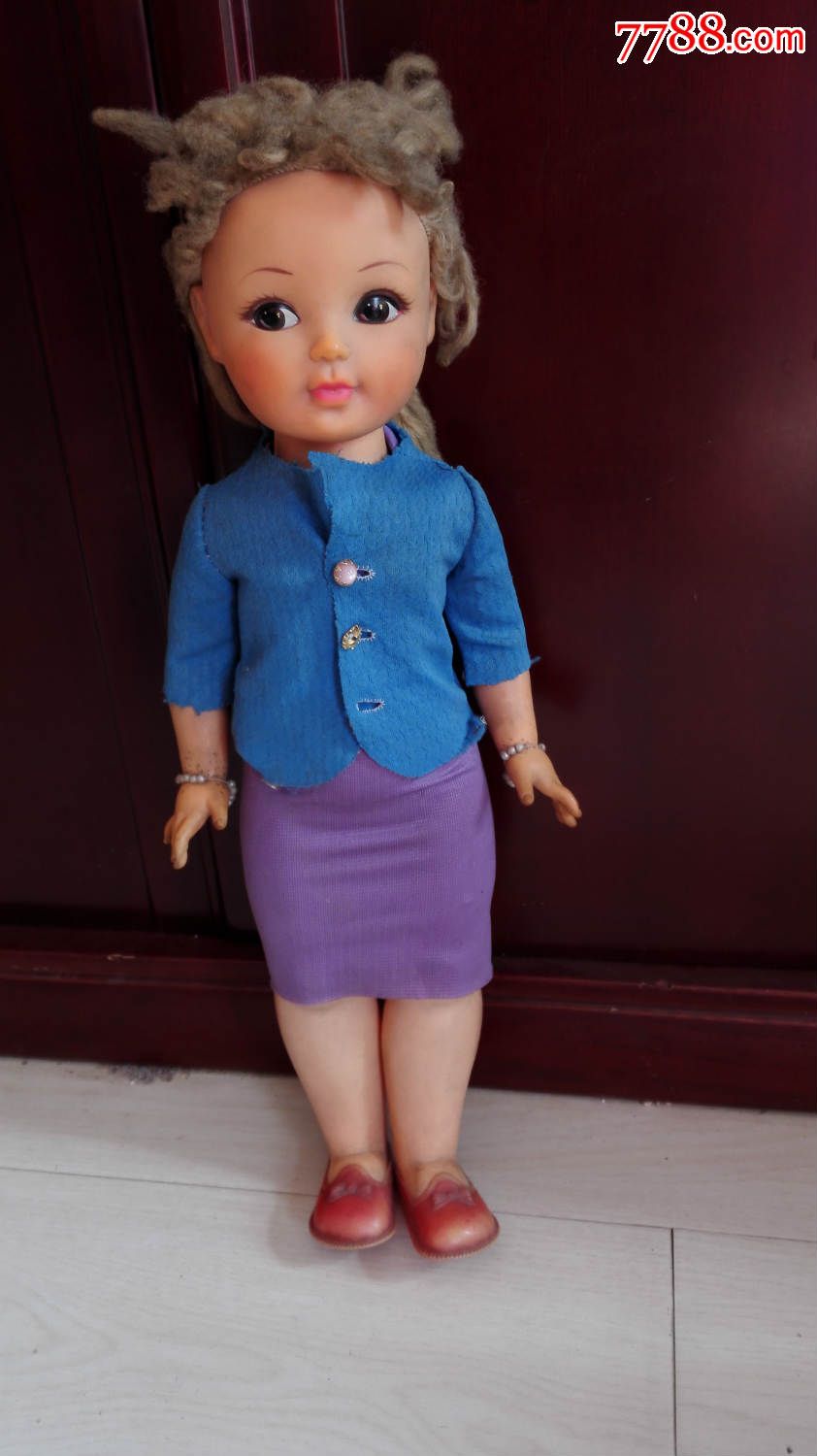 怀旧经典收藏六七十年代民族特色胶皮女娃娃玩具高50厘米
