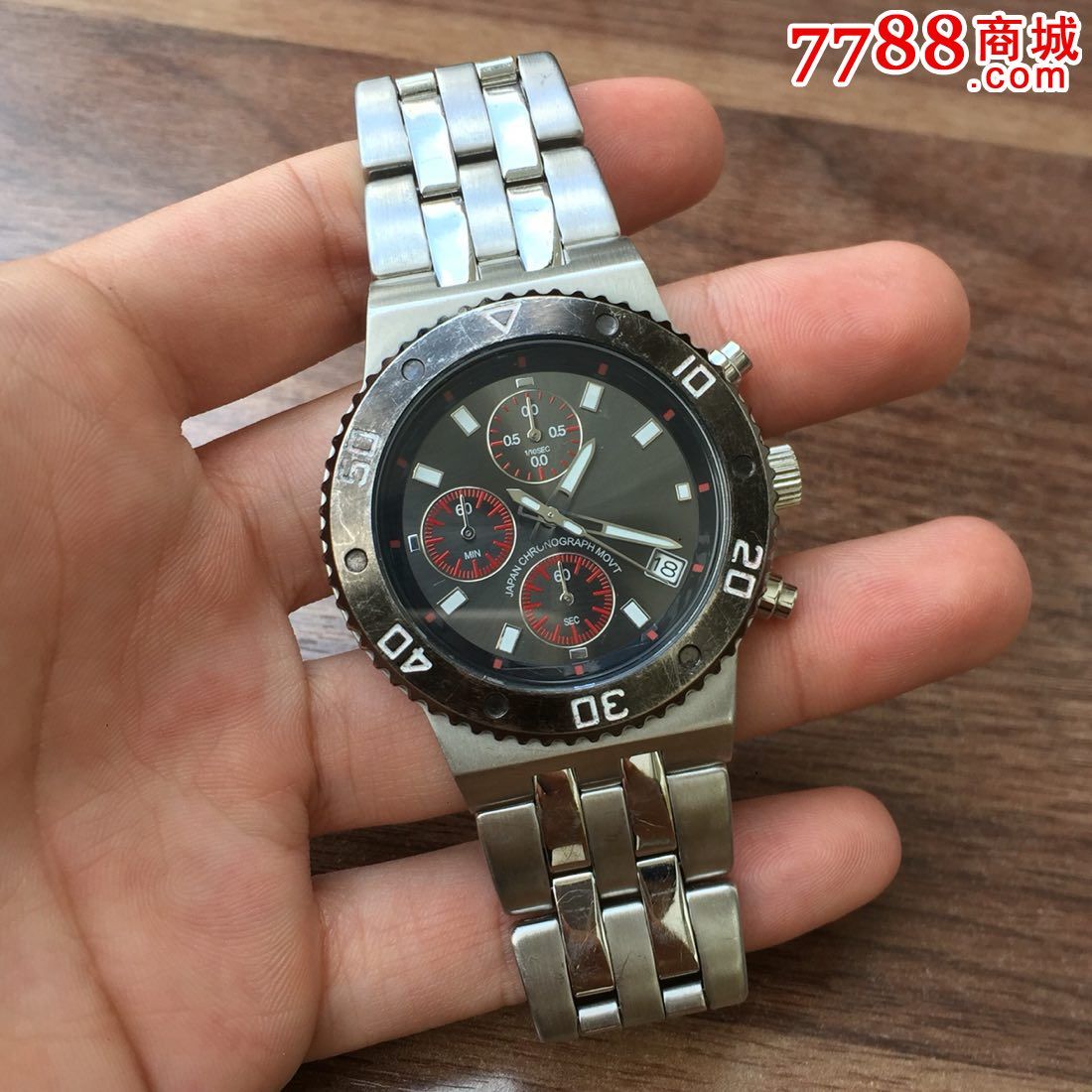 marlboro万宝路【1/10精密跑秒计时军表】【独特的:"方圆"表款】