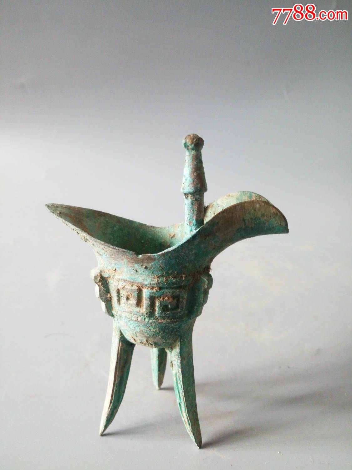 战汉时期青铜角杯